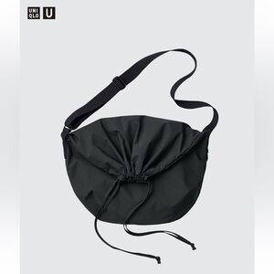UNIQLO U Drawstring Shoulder Bag in black